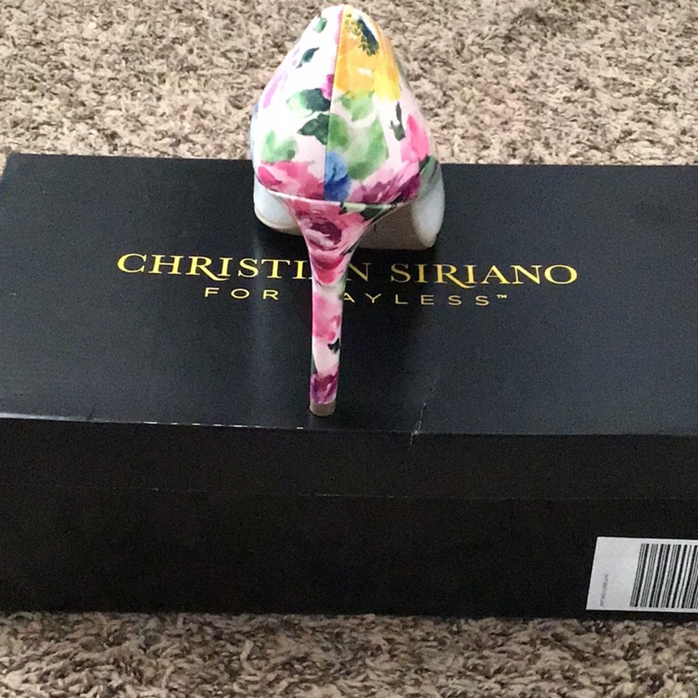 Shoe - Picture 2 of 3